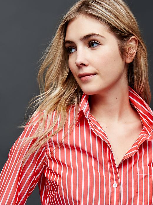 1 of 8 showing, with the color rose bush of product Fitted boyfriend colorblock stripe shirt