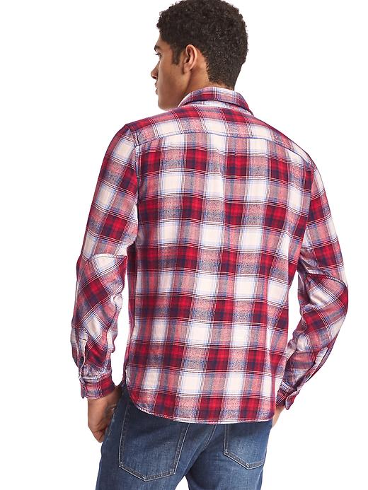 2 of 8 showing, with the color lasalle red of product Gap + Pendleton flannel shirt