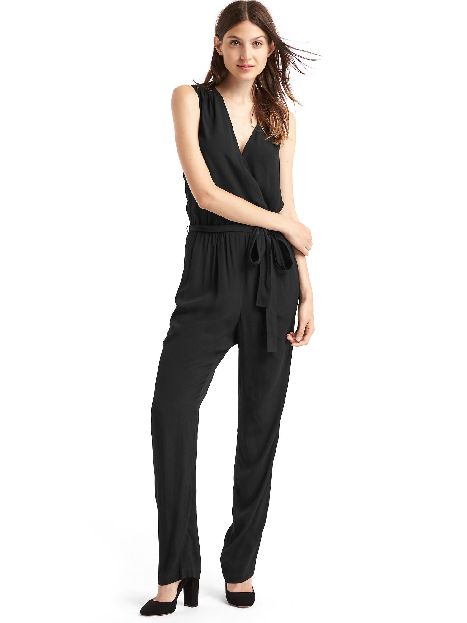 Женские комбинезоны Gap Sleeveless wrap-tie jumpsuit