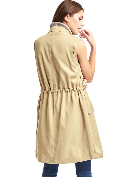 2 of 8 showing, with the color iconic khaki of product Long TENCEL™ trench vest