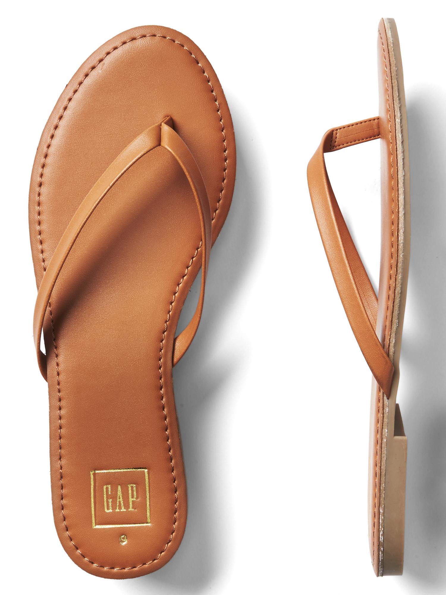 Gap shop flip flops