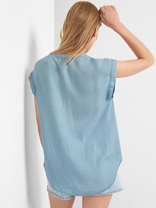2 of 8 showing, with the color light indigo of product TENCEL™ denim popover top