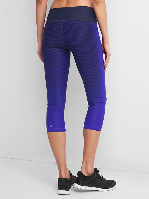 gFast cross train gradient stripe capris Gap