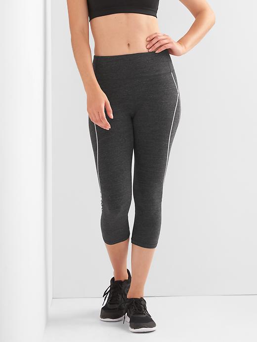 gFast cotton performance capris Gap