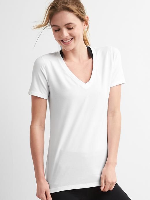 GapFit Breathe V-neck tee | Gap