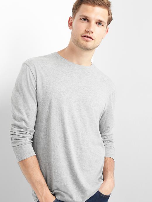 Image number 3 showing, Essential long-sleeve crewneck t-shirt