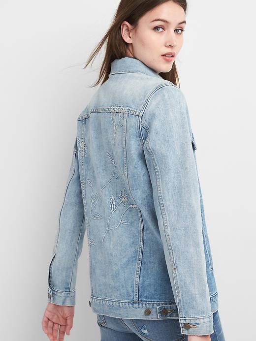 2 of 8 showing, with the color light indigo of product Oversize Icon logo denim jacket