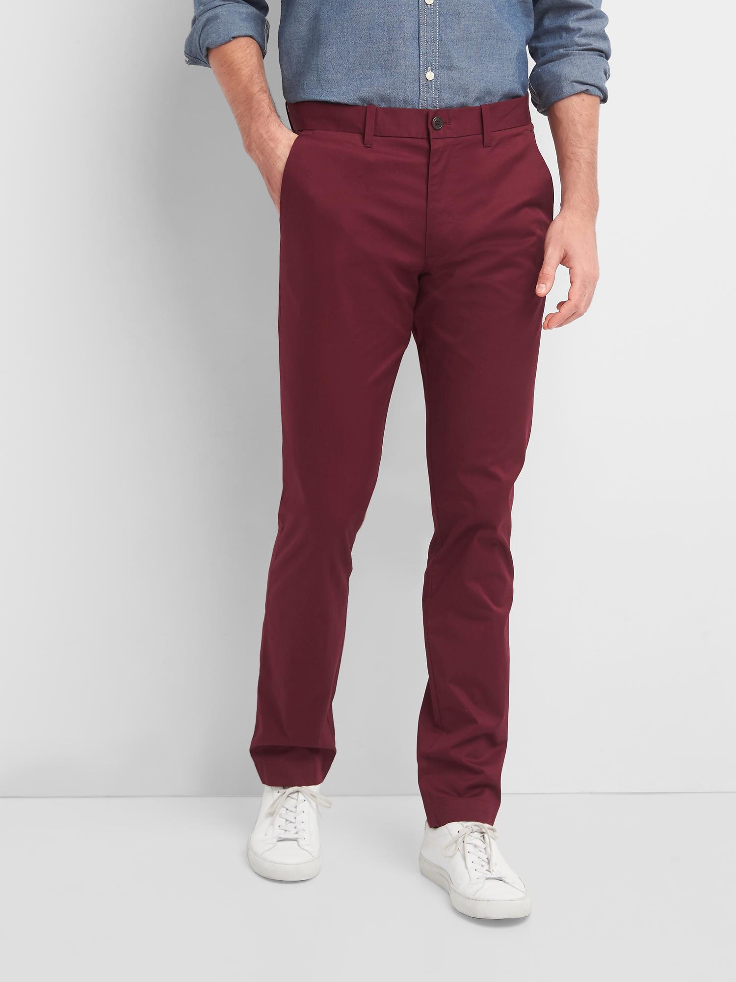 Lightweight Khakis in Slim Fit with GapFlex Gap