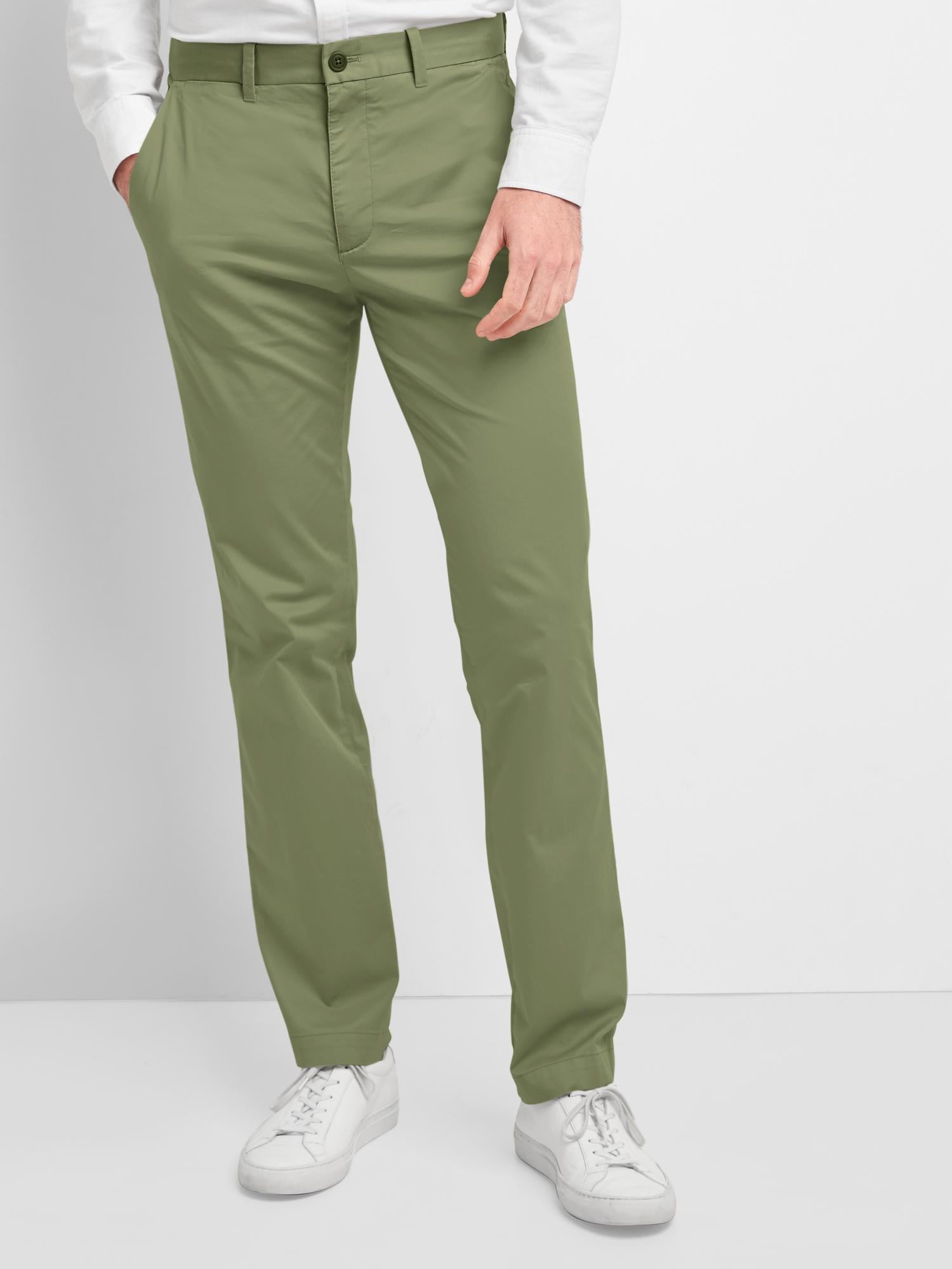 Lightweight Khakis in Straight Fit with GapFlex Gap