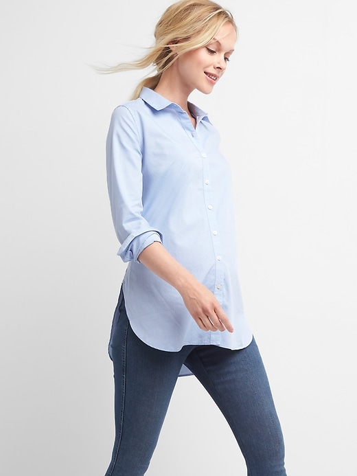 1 of 8 showing, with the color oxford blue of product Maternity Tailored Oxford Tunic Shirt