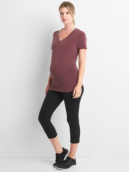 Image number 3 showing, Maternity GapFit Full Panel Capris in Performance Cotton