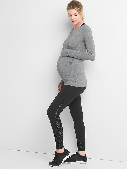Image number 3 showing, Maternity GapFit Blackout Technology gFast full panel mesh-side leggings