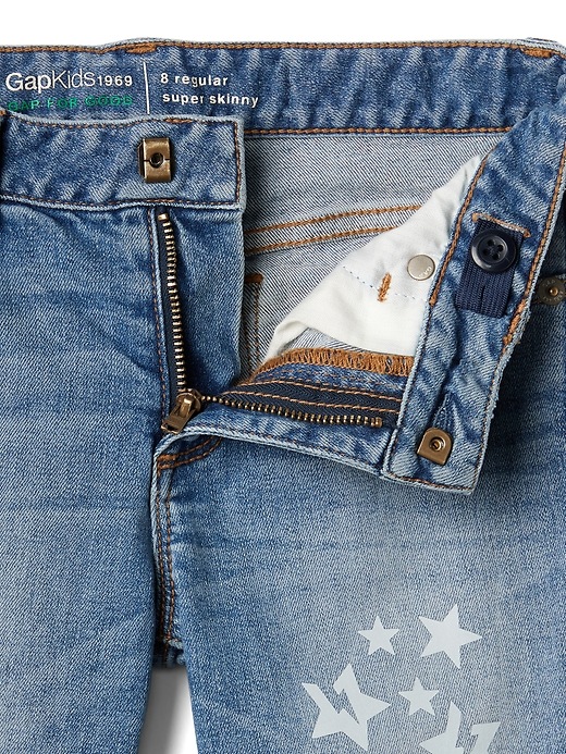 Image number 4 showing, Kids Reflective Star Graphic Skinny Jeans with Defendo