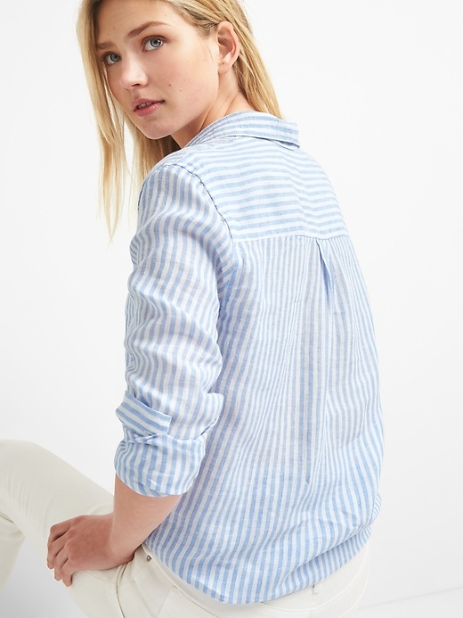 Image number 2 showing, Oversize Boyfriend Shirt in Linen