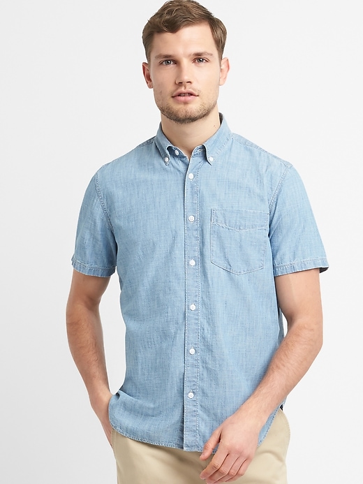 Image number 1 showing, Standard Fit Short Sleeve Shirt in Chambray