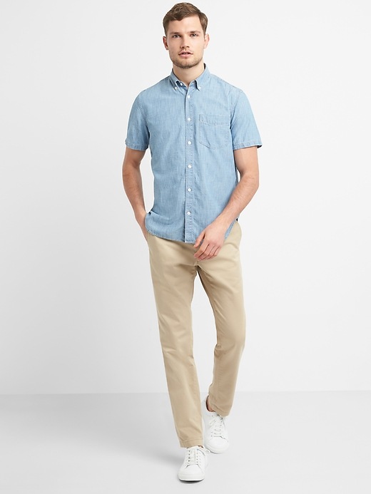 Image number 3 showing, Standard Fit Short Sleeve Shirt in Chambray