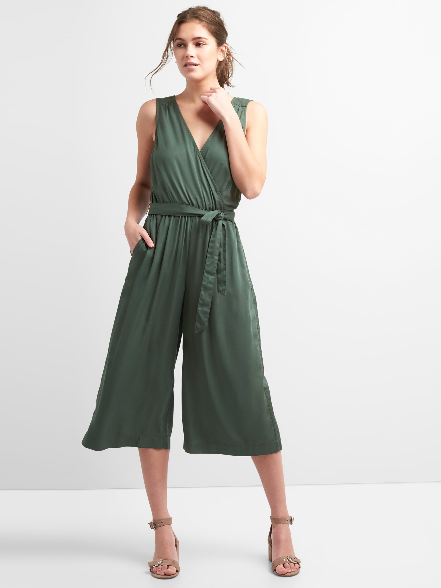 Женские комбинезоны Gap Sleeveless Wrap Jumpsuit in Modal