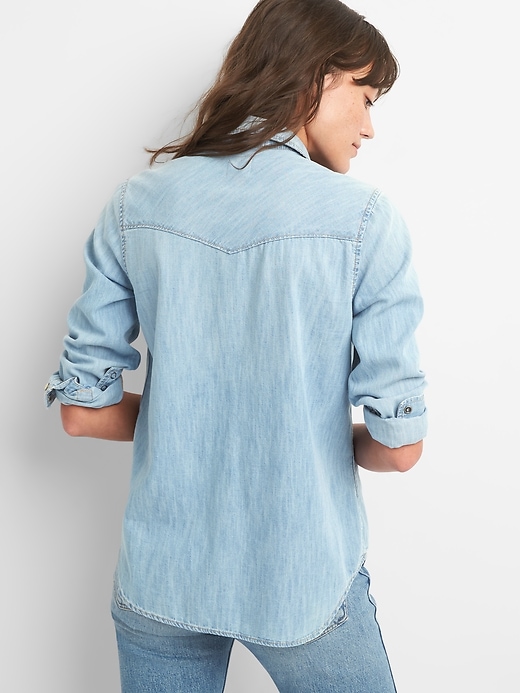 2 of 8 showing, with the color light indigo of product Denim Western Shirt