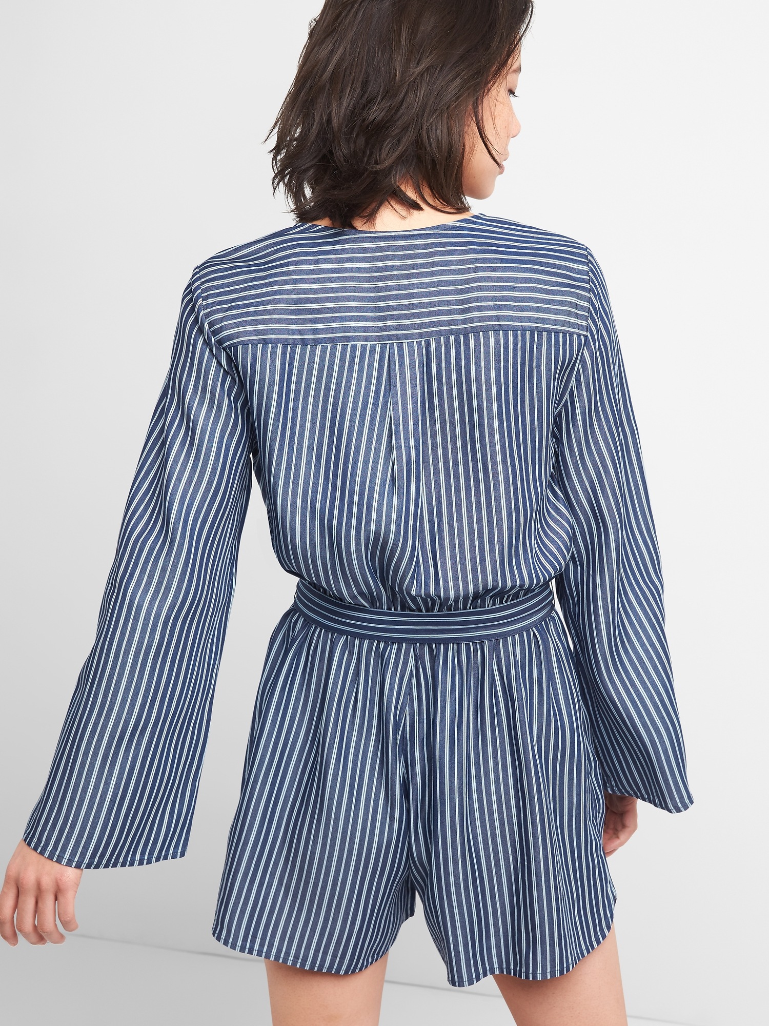 Женские комбинезоны Gap Stripe Wrap Romper in TENCEL™ — фото 2