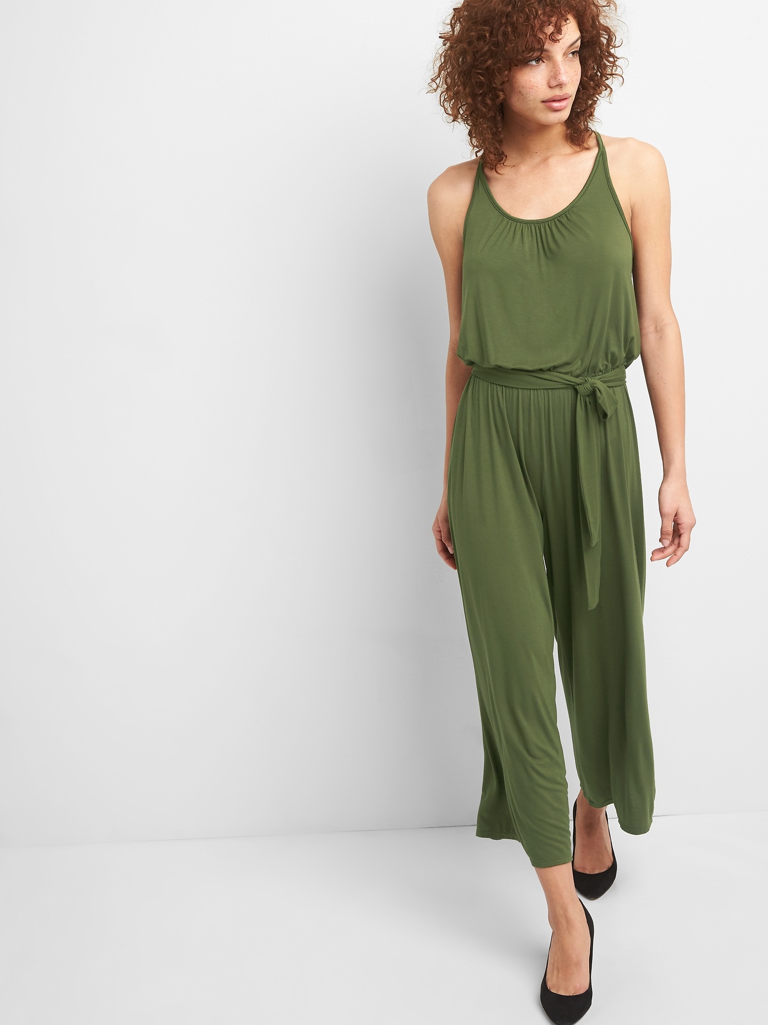 Женские комбинезоны Gap Halter-Neck Jumpsuit