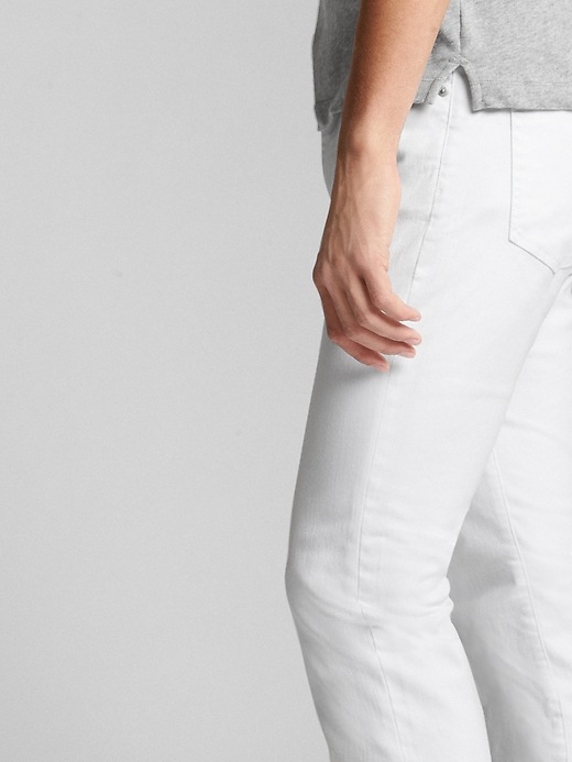 Image number 5 showing, EverWhite Jeans in Slim Fit with GapFlex