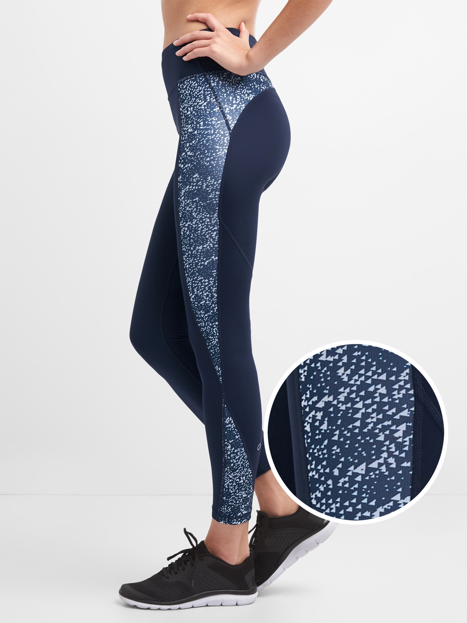 GapFit High Rise Textured Stripe Leggings in Sculpt Compression