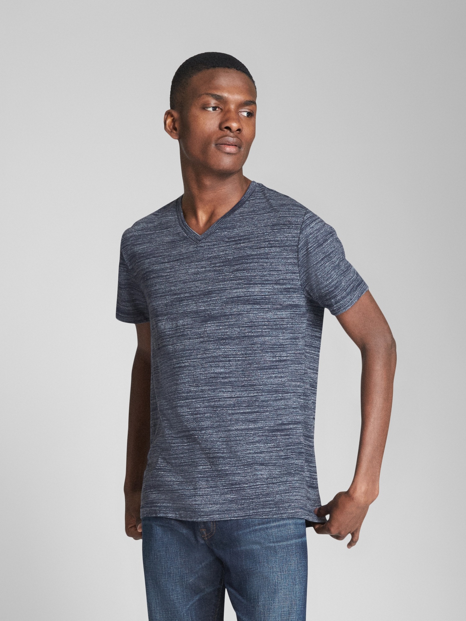 Gap v deals neck tee mens