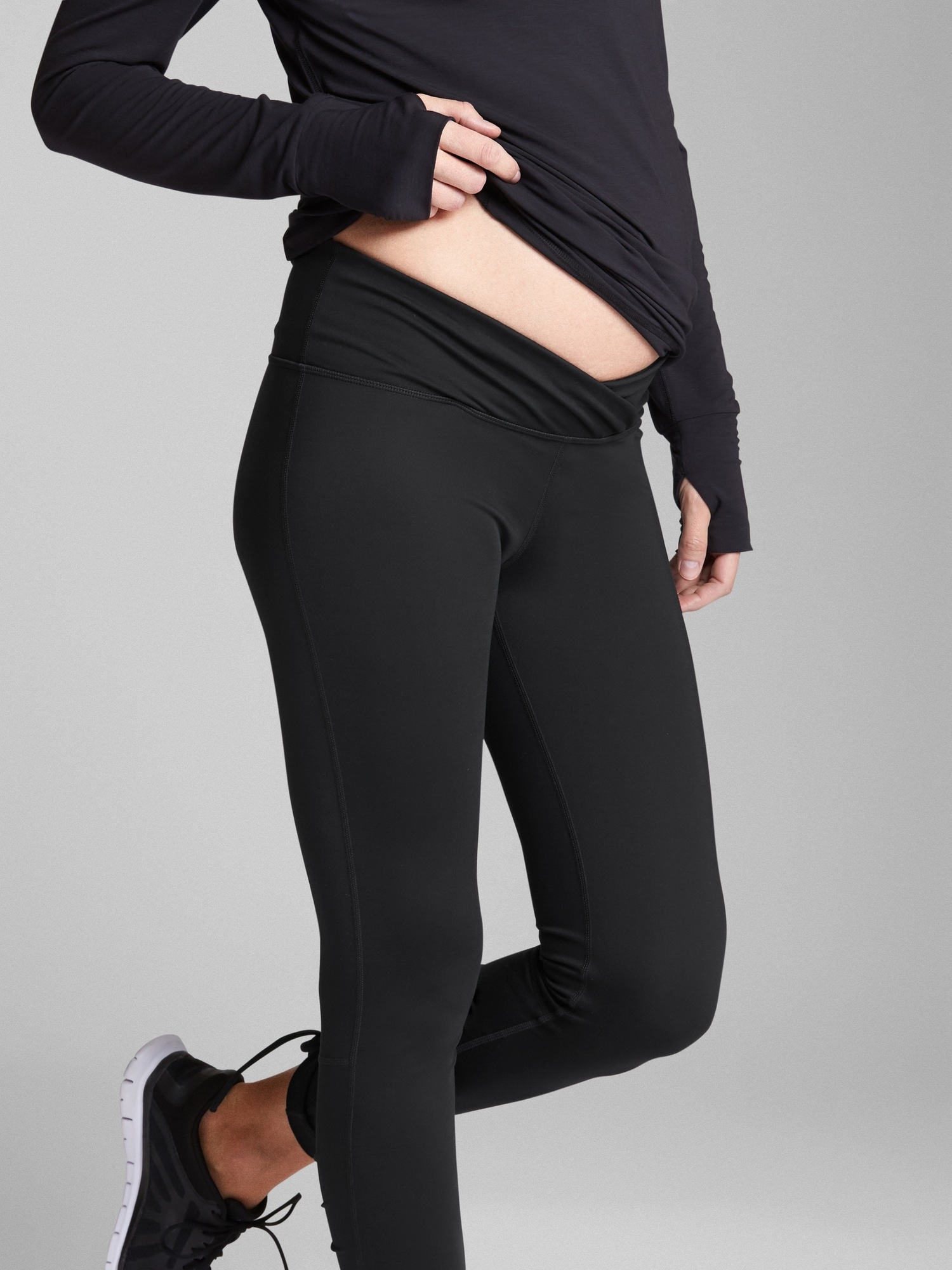 Maternity GapFit Blackout Technology Under-Belly Leggings