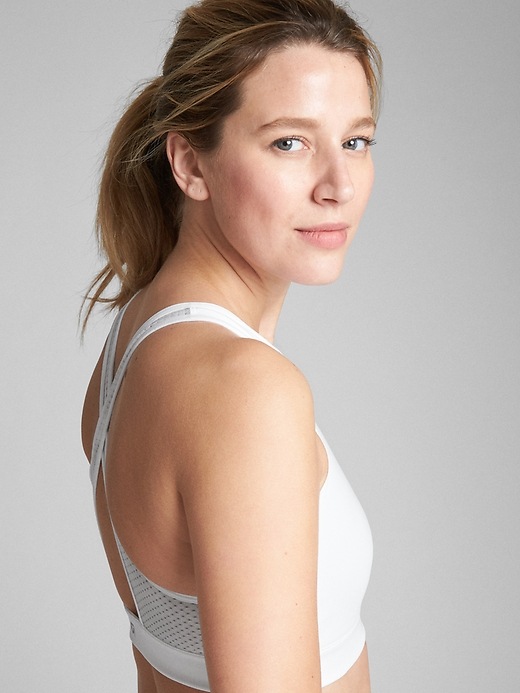 GapFit Medium Impact High Neck MeshBack Sports Bra Gap