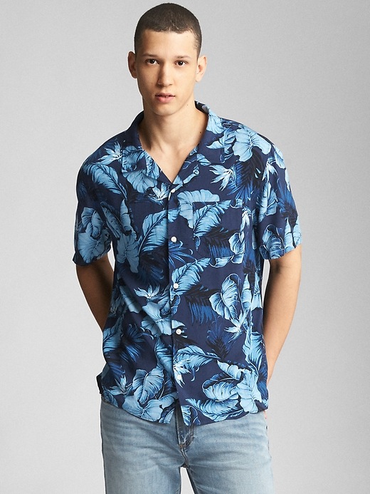Image number 3 showing, Standard Fit Tropical Print Short Sleeve Shirt