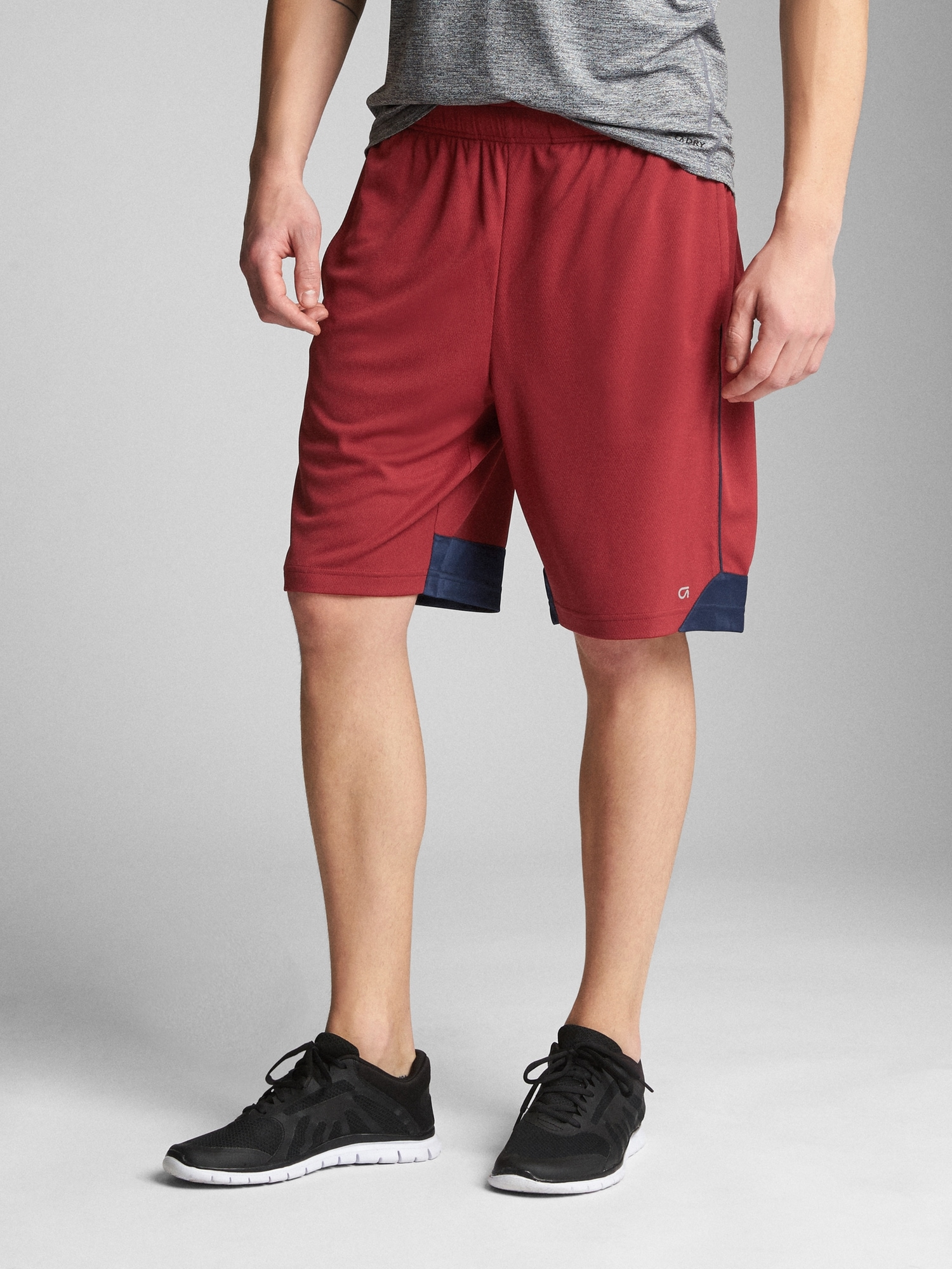 GapFit 10" Mesh Shorts Gap