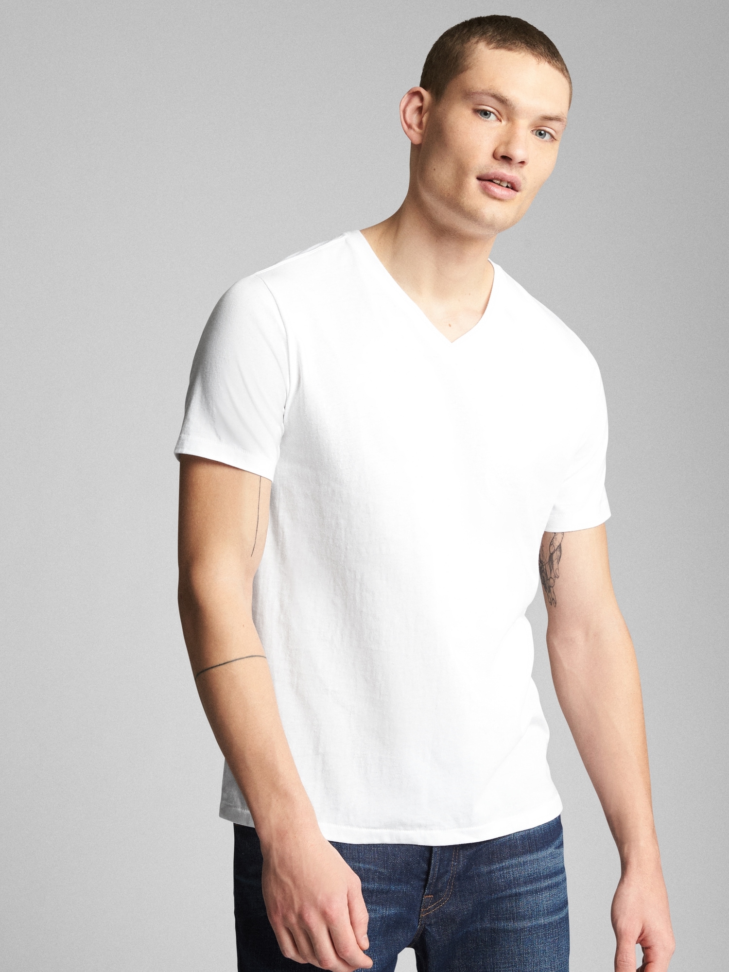 Classic V T-Shirt | Gap