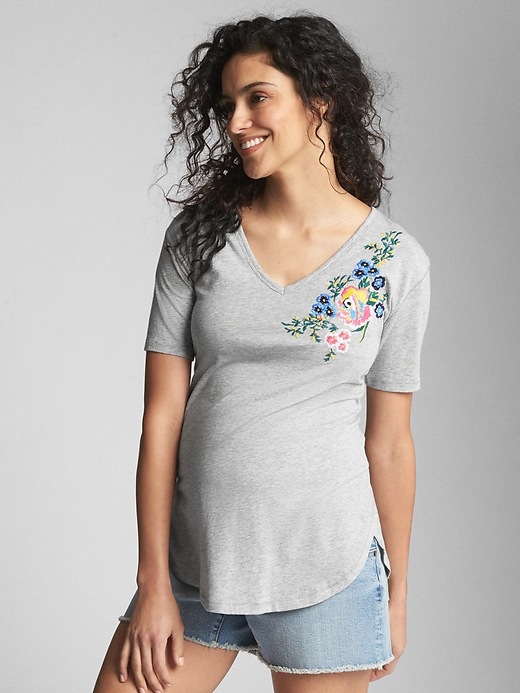 Image number 7 showing, Maternity Vintage Wash V-Neck T-Shirt