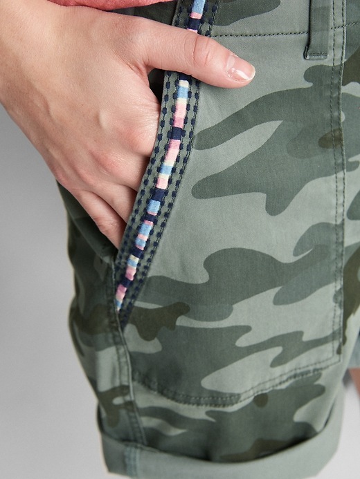 Image number 5 showing, 5" Girlfriend Utility Shorts with Embroidered Detail in Camo