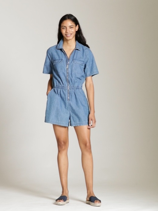 Женские комбинезоны Gap Short Sleeve Zip Denim Romper — фото 6