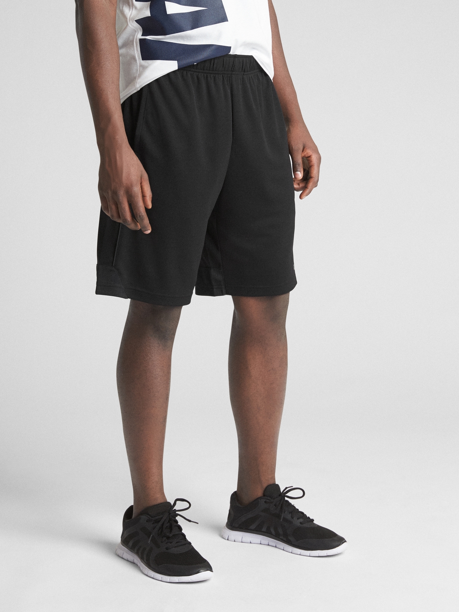 GapFit 10" Mesh Shorts Gap