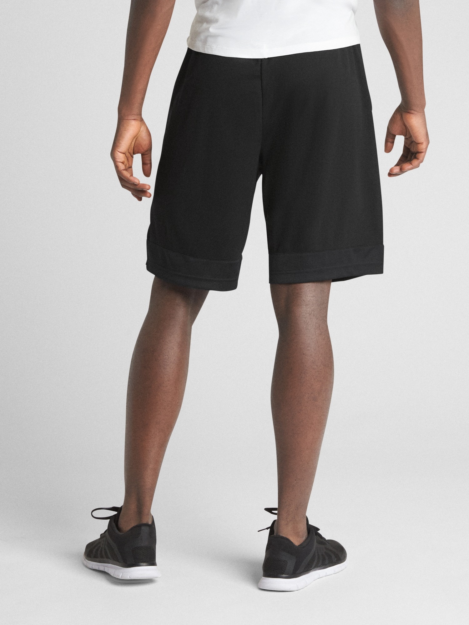 GapFit 10" Mesh Shorts Gap