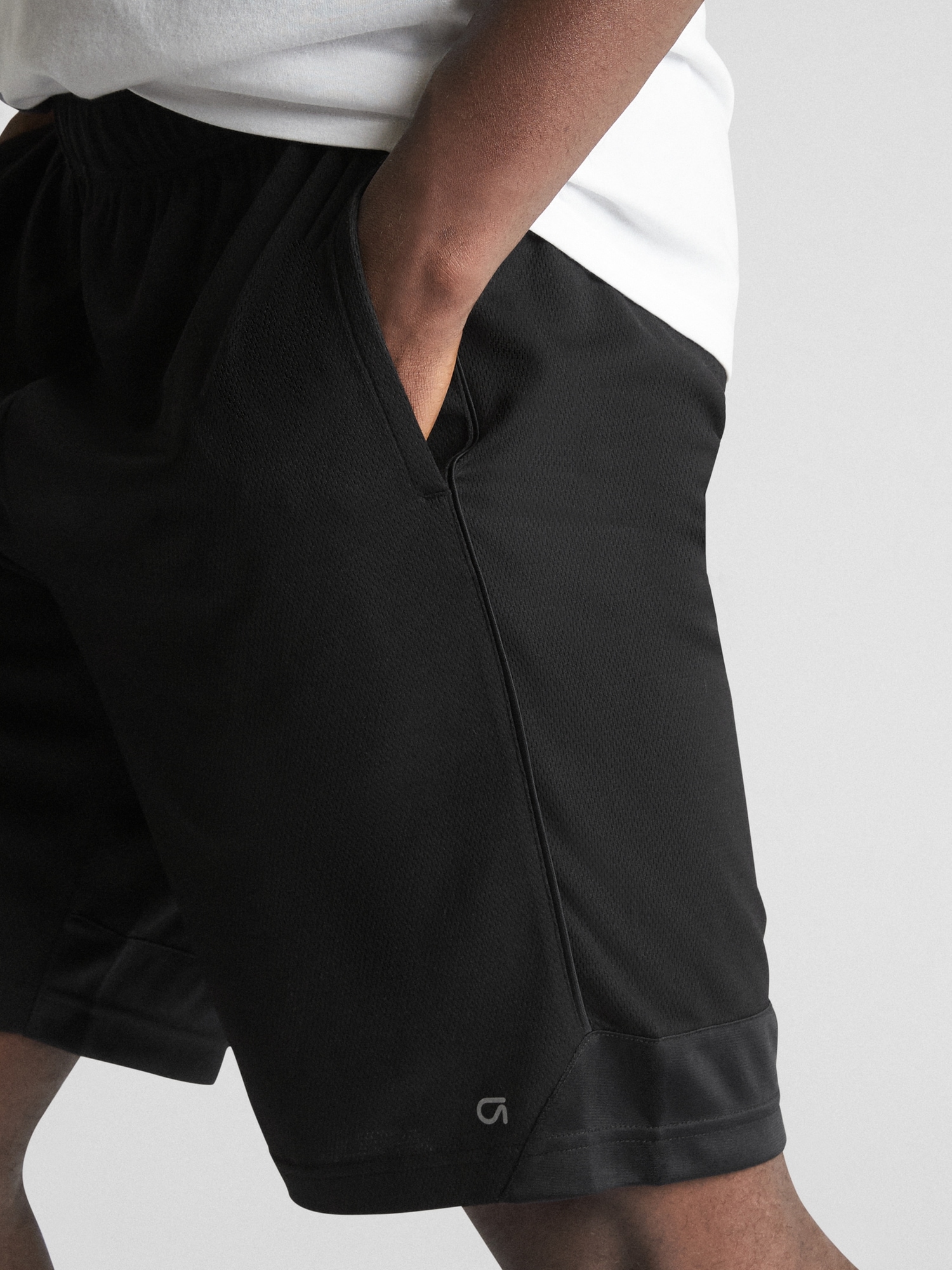 GapFit 10" Mesh Shorts Gap