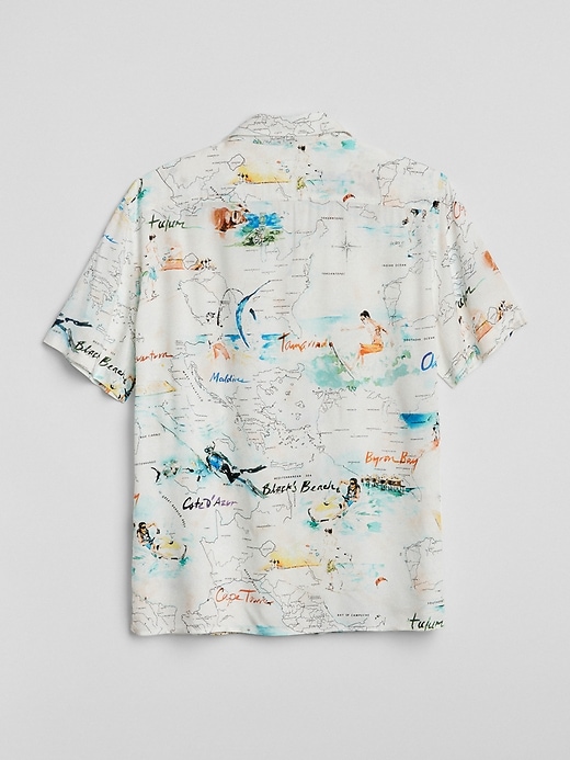 Image number 2 showing, Standard Fit Tropical Print Short Sleeve Shirt