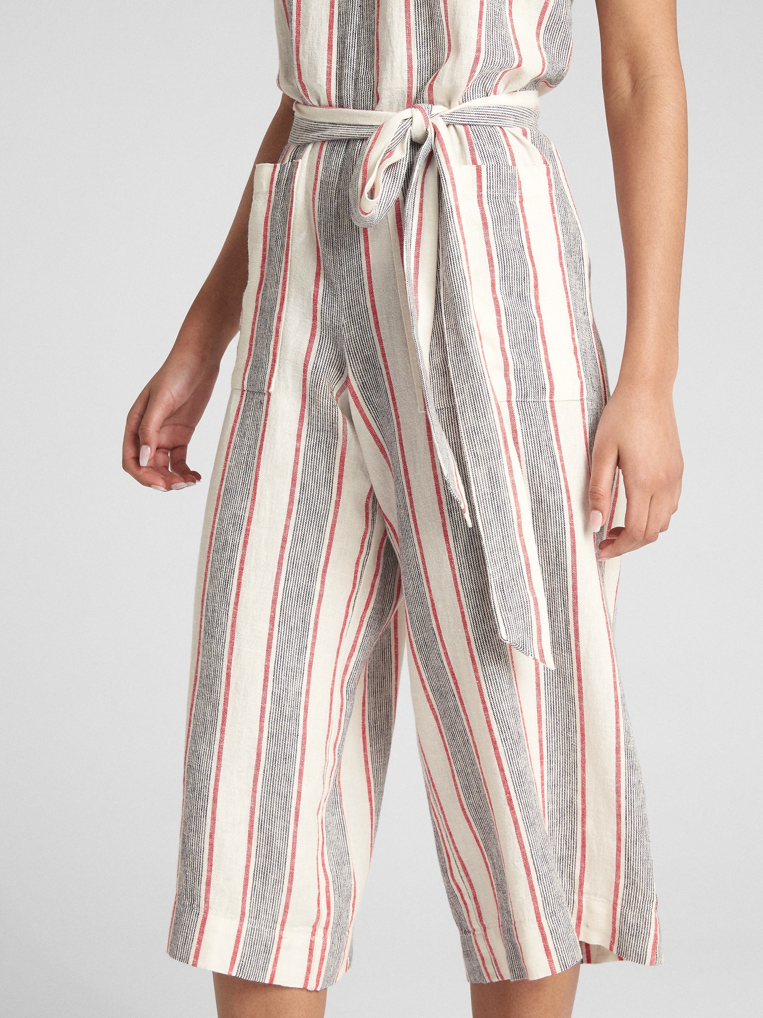 Женские комбинезоны Gap Sleeveless Tie-Belt Stripe Jumpsuit in Linen — фото 4