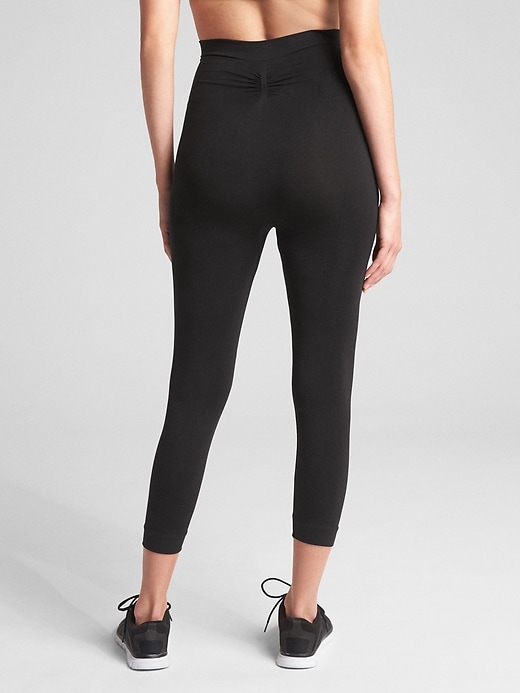 Image number 2 showing, Ingrid and Isabel&#174 Seamless Belly Capris