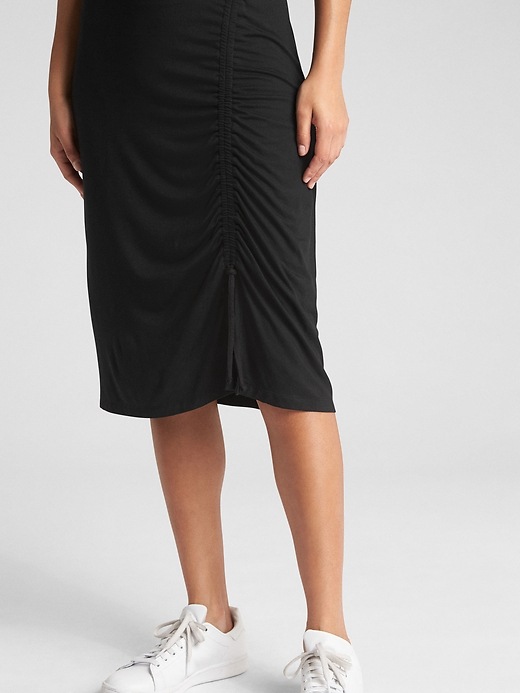 Image number 5 showing, Sleeveless Ruched Midi Dress