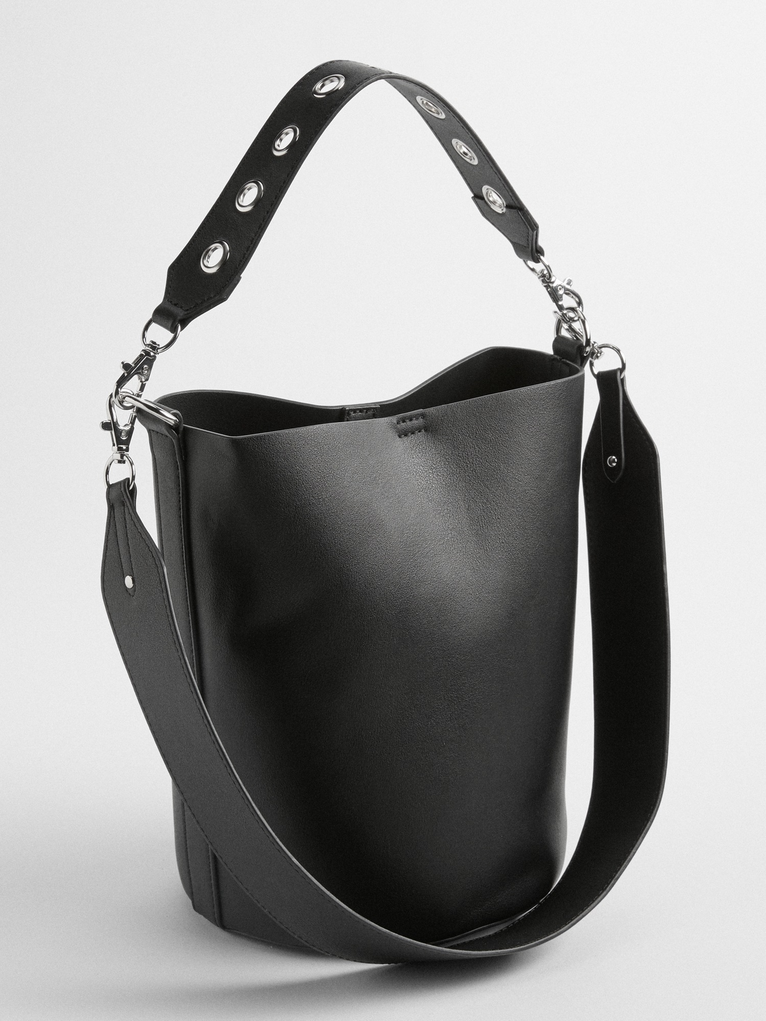 Bucket shop bag gap