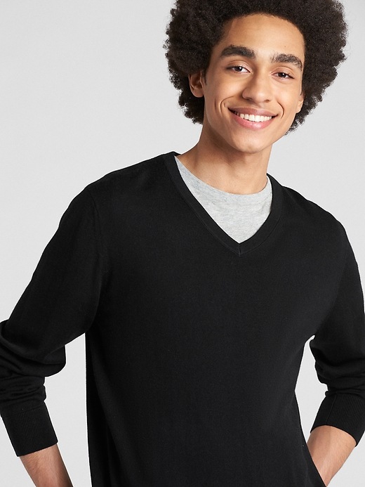 Image number 5 showing, V-Neck Pullover Sweater in Merino Wool