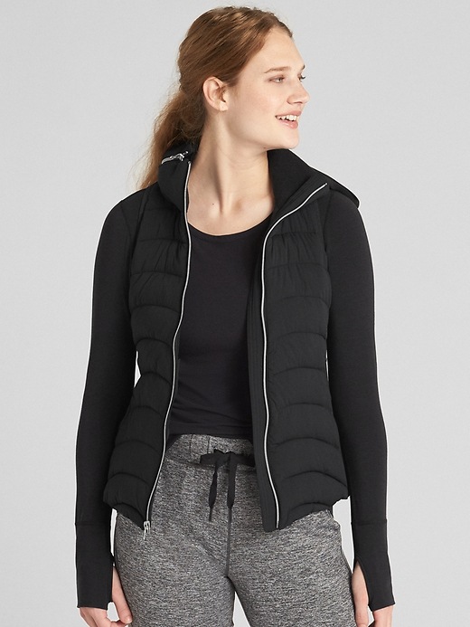 GapFit Lightweight Hooded Puffer Vest