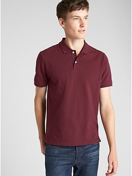 maroon color polo shirt