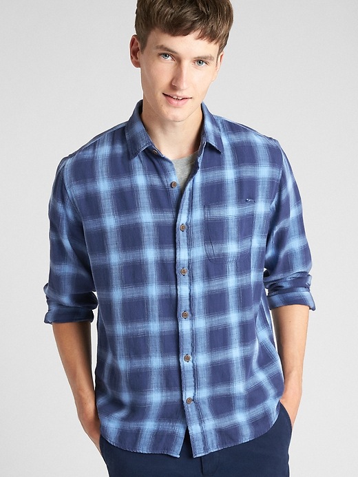 View large product image 1 of 1. Standard Fit Shirt in Slub Cotton Twill