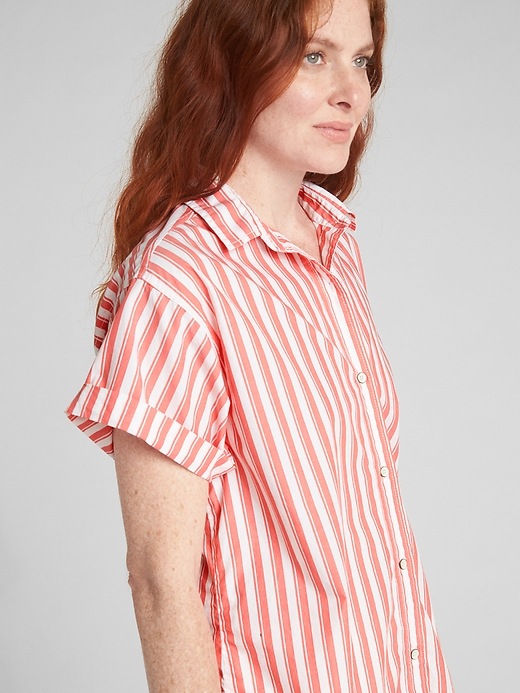 Image number 5 showing, Split-Back Short Sleeve Shirt in Stripe Poplin