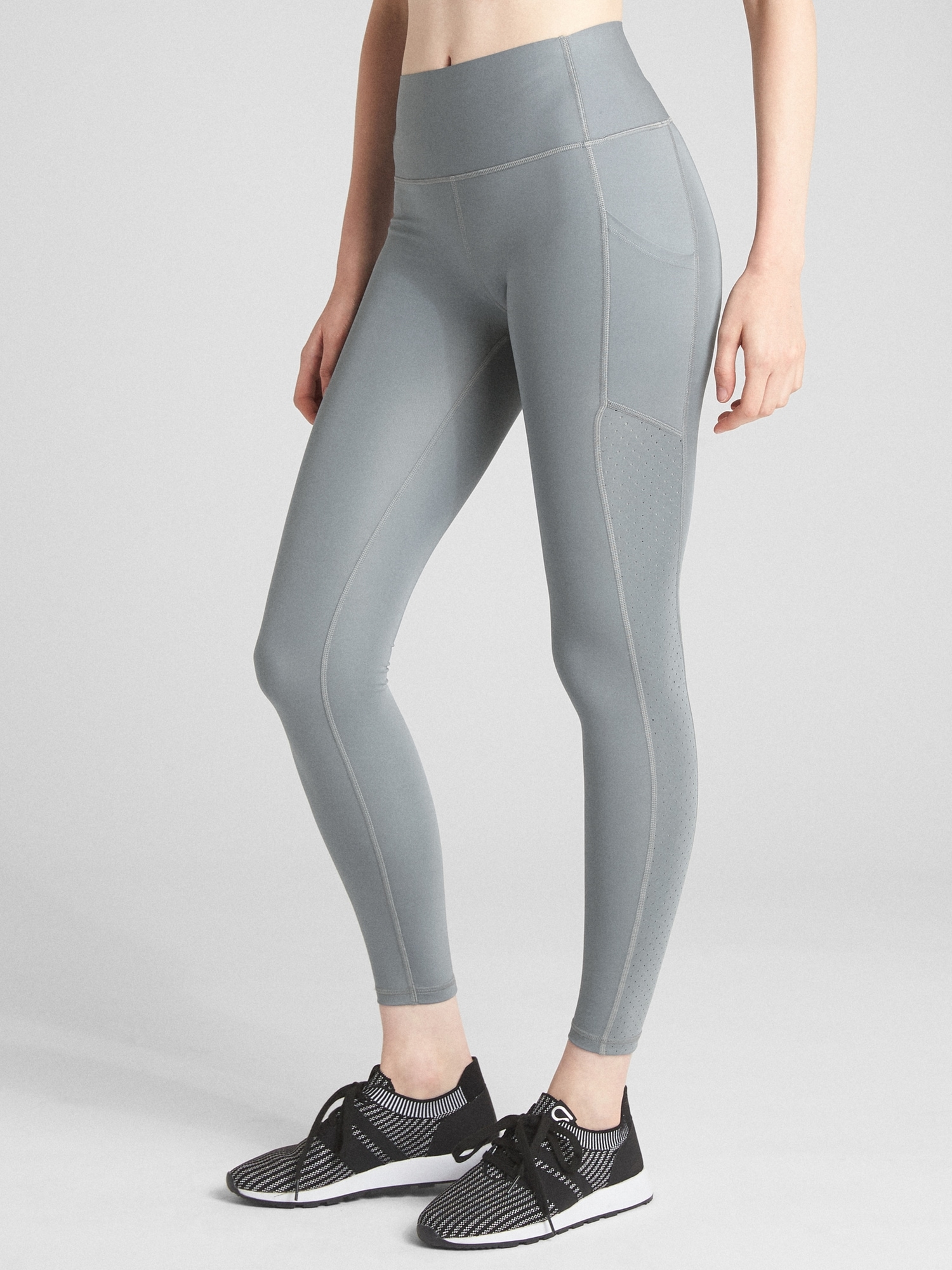 GapFit High Rise Full Length Leggings in Sculpt Compression, Women's  Fashion, Activewear on Carousell