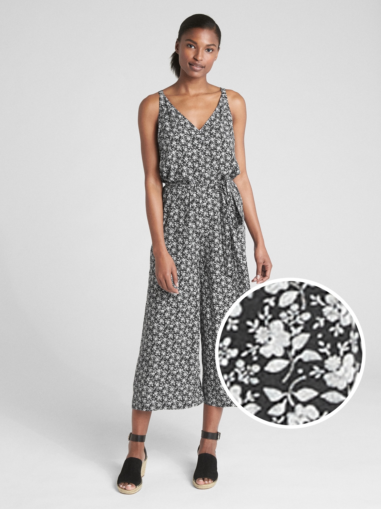 Женские комбинезоны Gap Sleeveless V-Neck Wide-Leg Jumpsuit